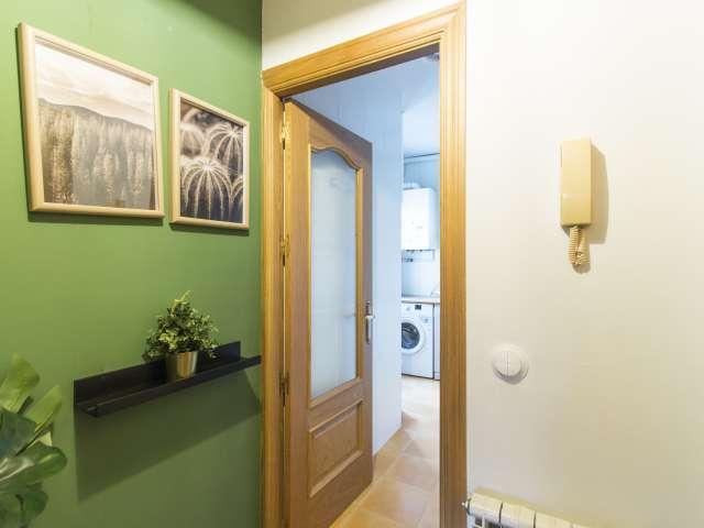 Apartamento de 3 dormitorios en alquiler en Embajadores, Madrid