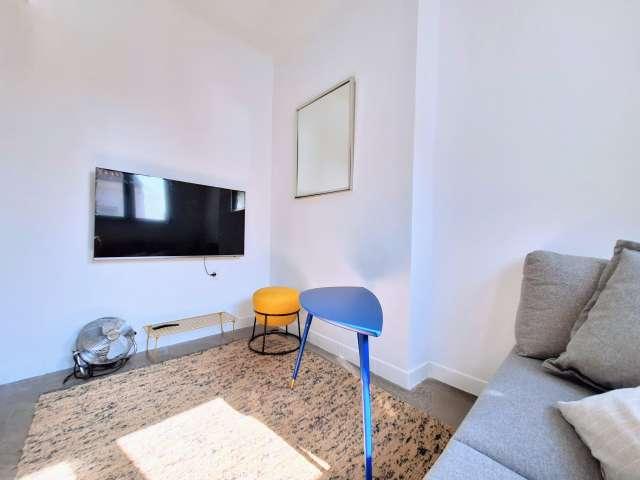 Apartamento de 3 dormitorios en alquiler en Embajadores, Madrid