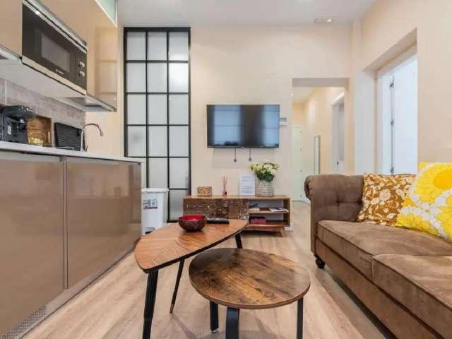 Apartamento de 3 dormitorios en alquiler en Embajadores, Madrid