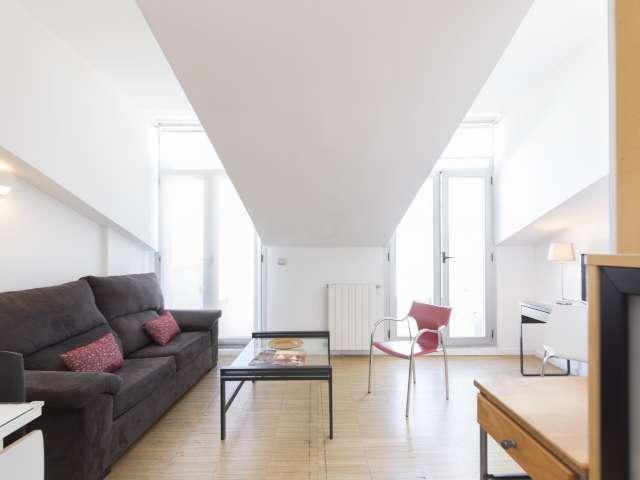Apartamento de 3 dormitorios en alquiler en Embajadores, Madrid