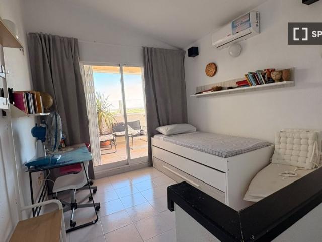 Apartamento de 3 dormitorios en alquiler en Guardamar Del Segura
