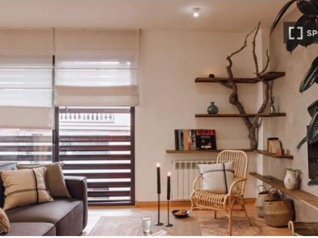 Apartamento de 3 dormitorios en alquiler en Gràcia