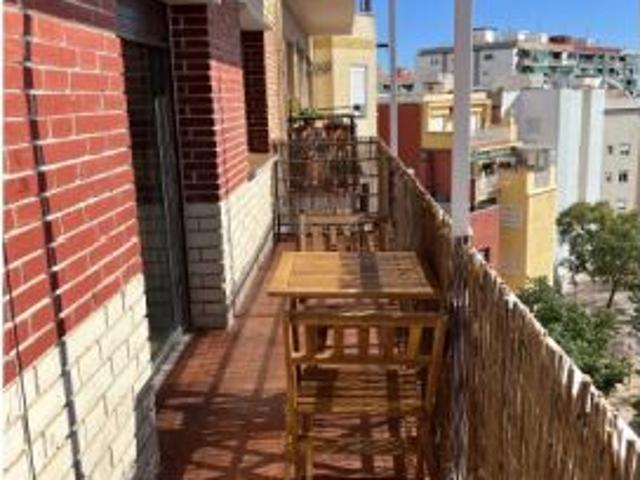 Apartamento de 3 dormitorios en alquiler en L' Hospitalet de Llobregat