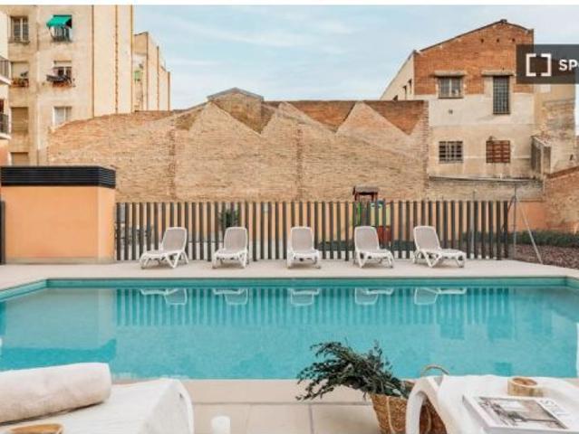 Apartamento de 3 dormitorios en alquiler en Les Corts