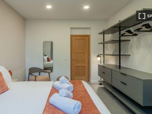 Apartamento de 3 dormitorios en alquiler en Palacio