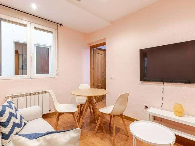 Apartamento de 3 dormitorios en alquiler en Palacio, Madrid
