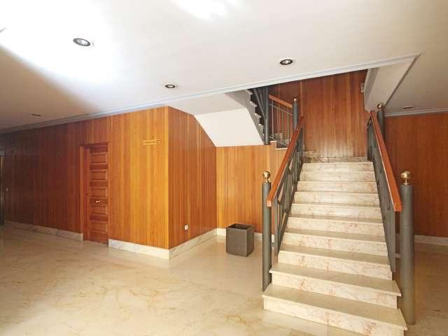 Apartamento de 3 dormitorios en alquiler en Palacio, Madrid