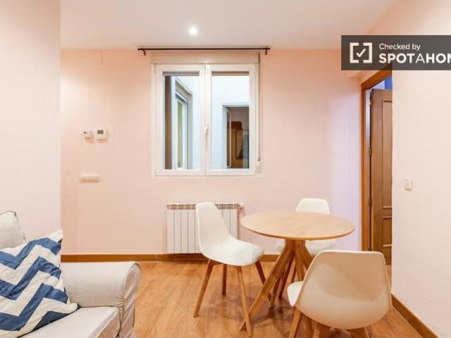 Apartamento de 3 dormitorios en alquiler en Palacio, Madrid