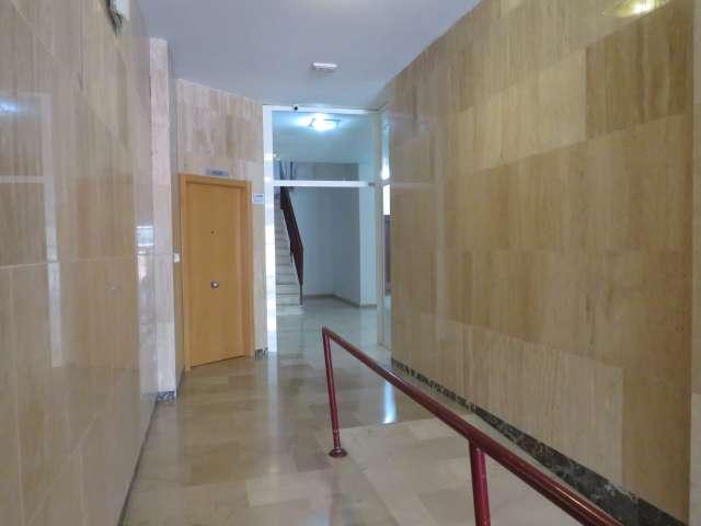 Apartamento de 3 dormitorios en alquiler en Patraix, Valencia