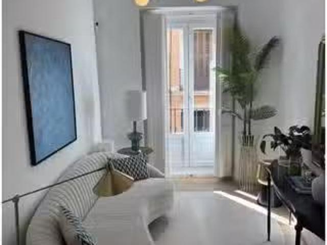 Apartamento de 3 dormitorios en alquiler en Universidad, Madrid
