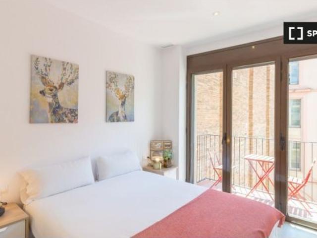 Apartamento de 3 dormitorios en El Raval, Barcelona