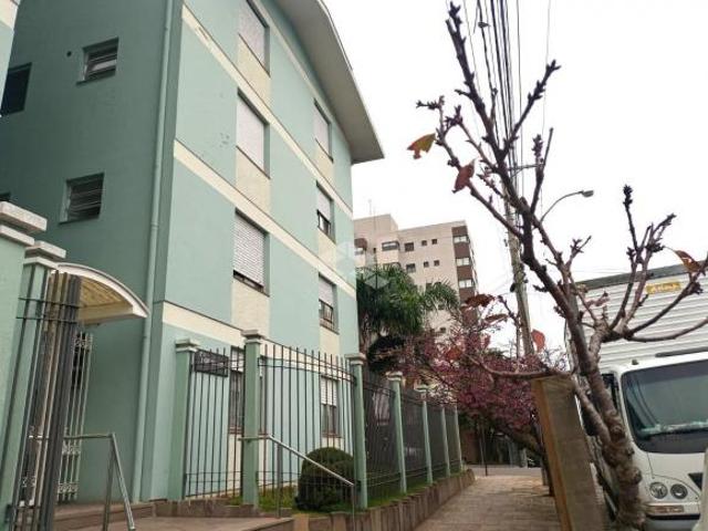 Apartamento de 3 dormitórios semimobiliado no Bairro Botafogo
