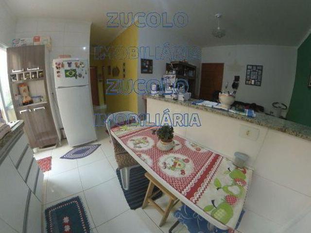 Apartamento de 3 dormitórios, sendo 1 suíte, 2 quintais e 1 vaga de garagem, em excelente localizaçã