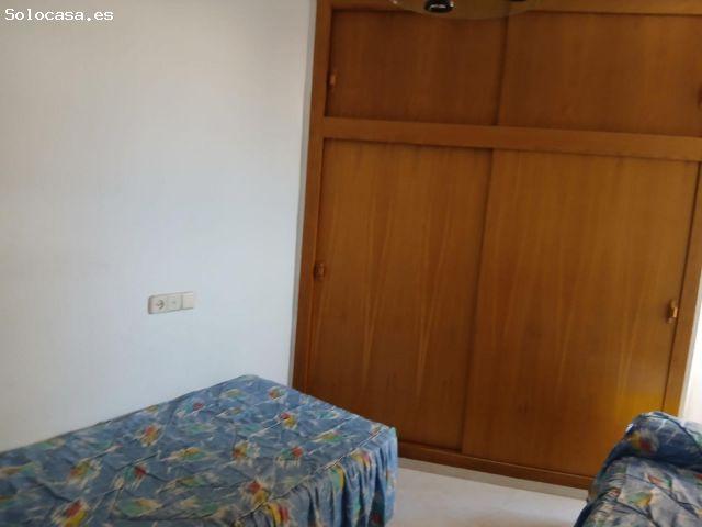 Apartamento de 3 dormitorios y 2 baños en alquiler de temporada — Playa de Gandía