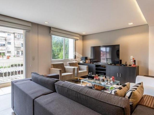 Apartamento de 3 dormitórios, 1 suíte e 2 vagas no bairro Jardim Lindóia em Port