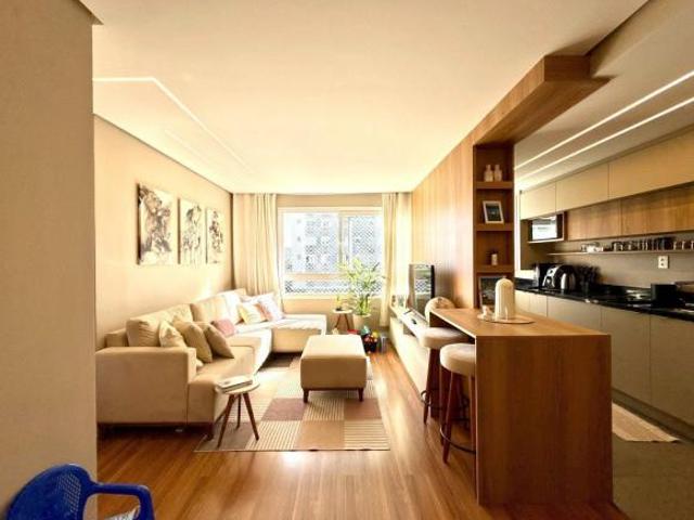 Apartamento de 3 dormitórios, 1 suíte e 2 vagas no bairro Jardim Lindóia em Port