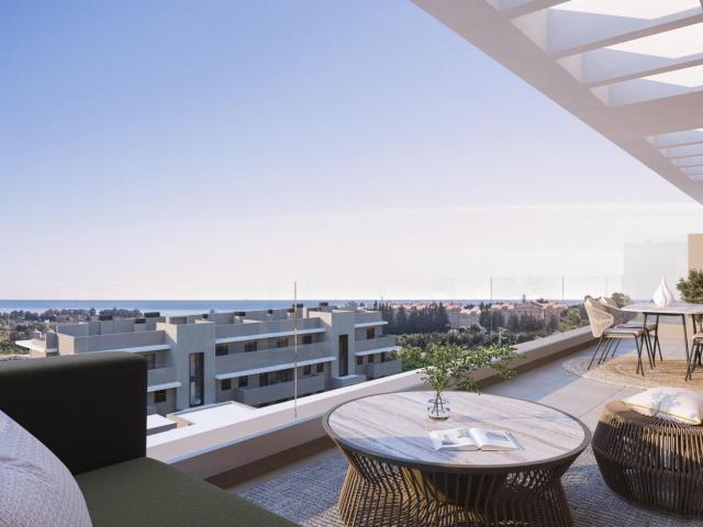 Apartamento de 3 dormitorios, 2 baños con vistas al mar. La Resina, Estepona