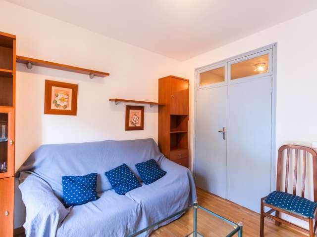 Apartamento de 3 habitaciones con balcón en La Latina, Madrid