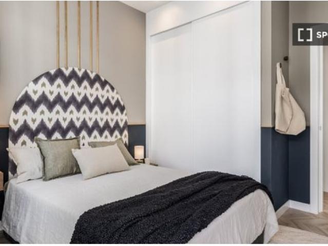 Apartamento de 3 habitaciones en alquiler en Trafalgar