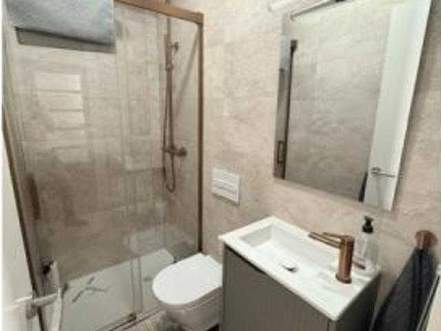 Apartamento de 3 habitaciones en alquiler en El Carme, Valencia. Se admiten parejas. Gastos incluido