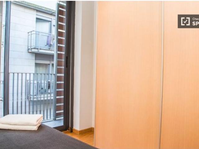 Apartamento de 3 habitaciones en alquiler en El Putget i Farró, solo para profesionales