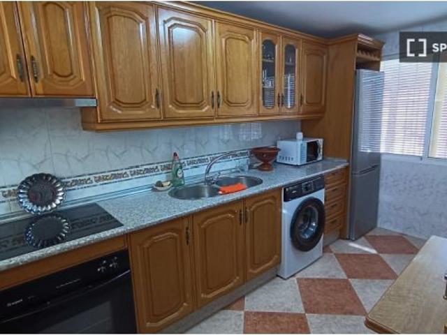 Apartamento de 3 habitaciones en alquiler en Fuente Vaqueros, gastos incluidos