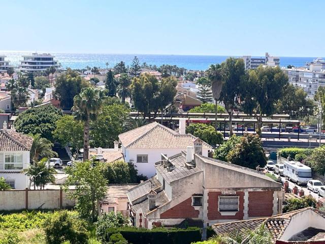 Apartamento de 3 habitaciones en alquiler en Los Álamos, Torremolinos