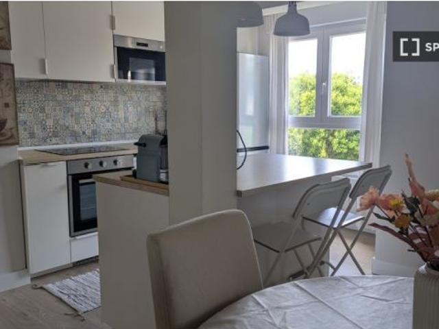 Apartamento de 3 habitaciones en alquiler en Monte IKEA, gastos incluidos