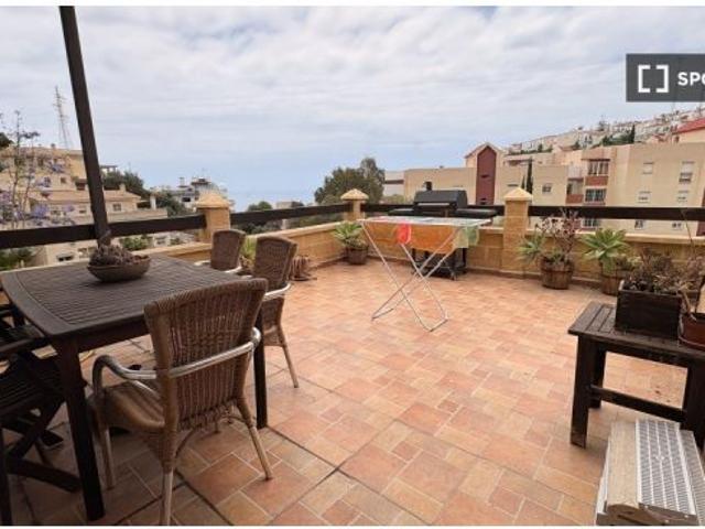 Apartamento de 3 habitaciones en alquiler en Rincón de la Victoria, gastos incluidos