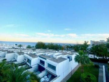 Apartamento de 3 habitaciones en alquiler en Roquetas de Mar