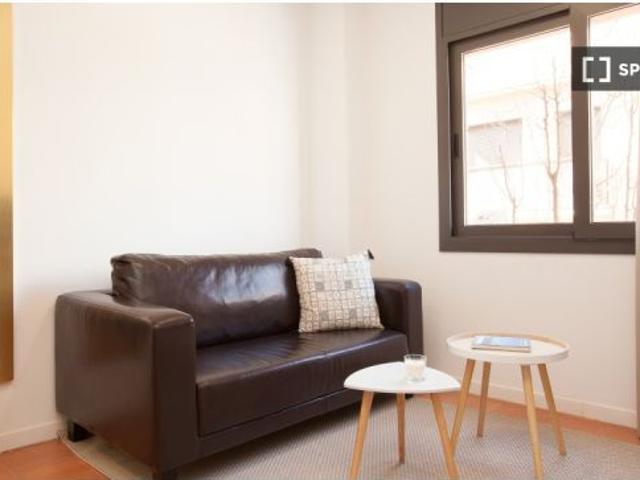Apartamento de 3 habitaciones en alquiler en Santa Eulália, Barcelona