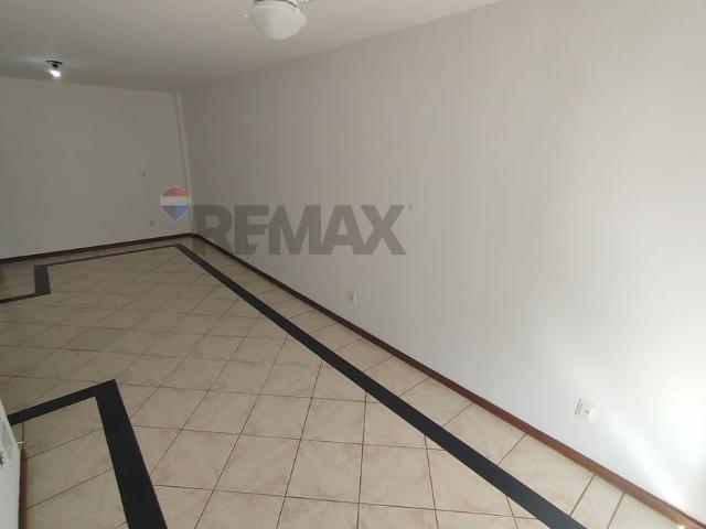 Apartamento de 3 quartos, 3 banheiros, 1 suite, 2 vagas de garagem, aproximadamente 120m² para locação em Jardim da Penha proximo da praia