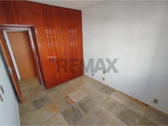 Apartamento de 3 quartos 3 banheiros, 1 suite, 2 vagas de garagem, para locação em Jardim da Penha