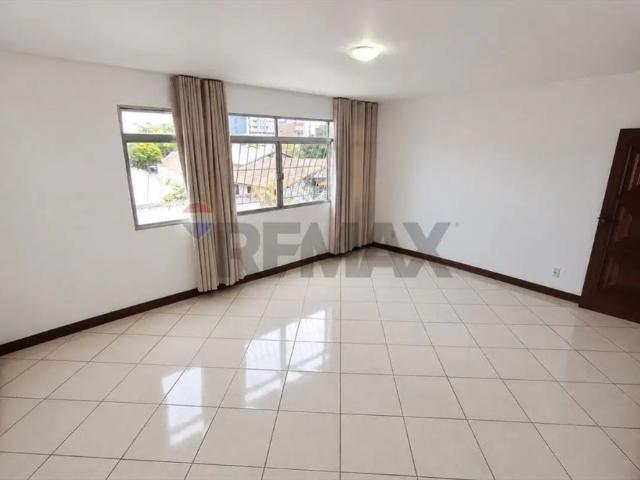 Apartamento de 3 quartos 3 banheiros, 1 suite, 2 vagas de garagem, para locação na Praia do Canto