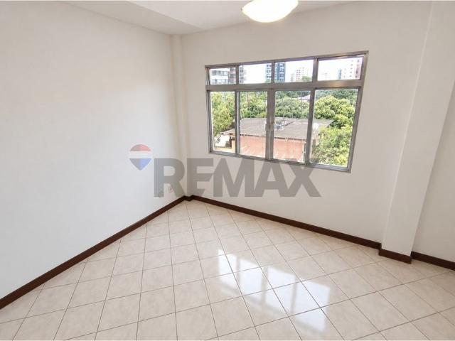 Apartamento de 3 quartos 3 banheiros, 1 suite, 2 vagas de garagem, para locação na Praia do Canto