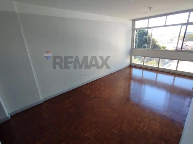 Apartamento de 3 quartos, 3 banheiros, 1 suite e 1 vaga de garagem com aproximadamente 130m² para locação na Praia do Canto