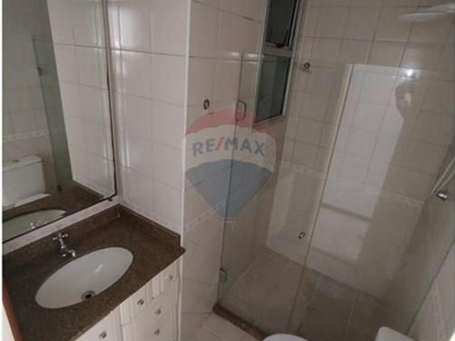 Apartamento de 3 quartos 2 banheiros, 1 suite, 2 vagas de garagem, para locação na quadra da praia em Jardim Camburi