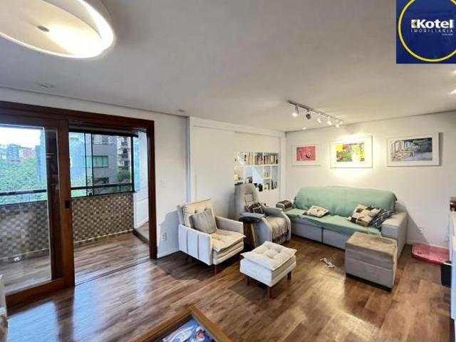 Apartamento de 3 quartos, 2 suítes, 1 americana e 2 vagas no bairro Farroupilha