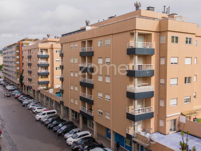 Apartamento de 3 quartos com garagem fechada