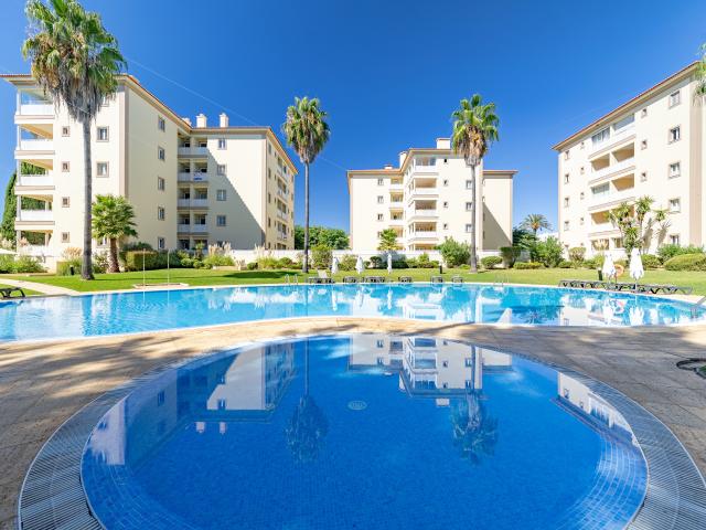 Apartamento de 3 quartos com piscina, tênis e terraço em Vilamoura, Quarteira