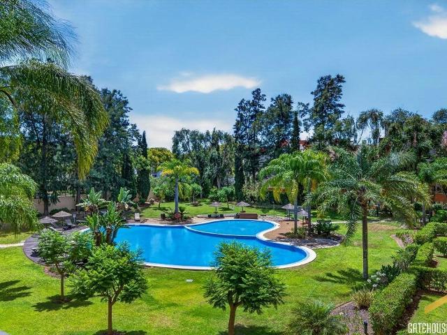 Apartamento de 3 quartos com terraço no último piso em Vilam. 258m² Quarteira
