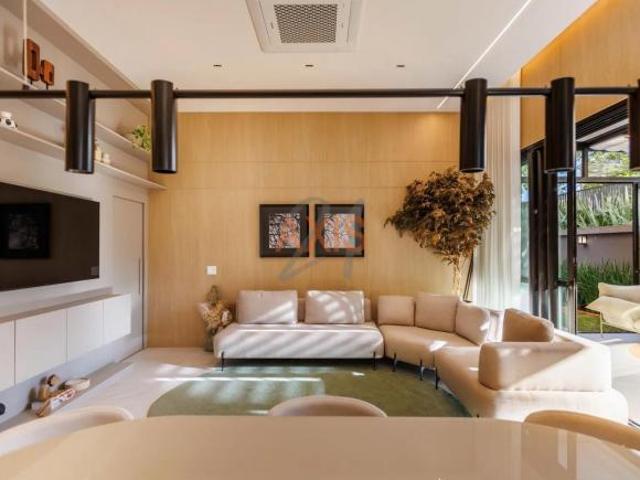 Apartamento de 3 Quartos à Venda no Edifício Le Sense Água Verde | Água Verde Curitiba