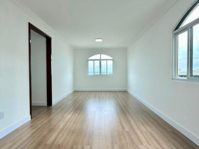 Apartamento de 3 Quartos no Centro de São José dos Pinhais com Vaga Coberta