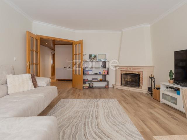 Apartamento de 3 quartos na Avenida de Fitares, Rinchoa