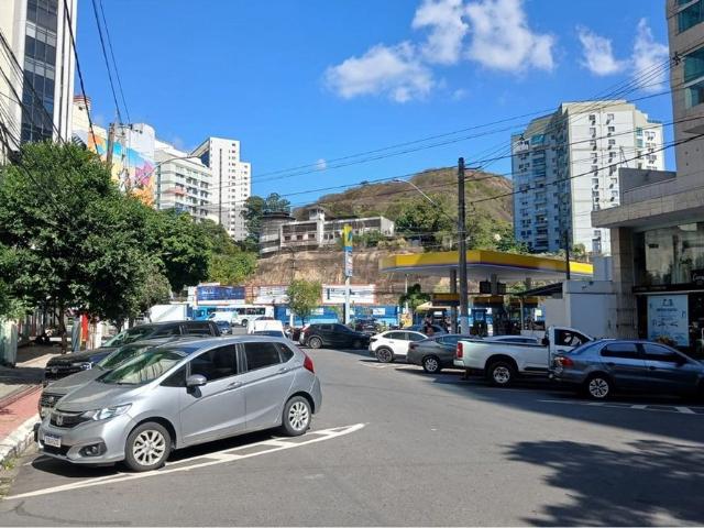 Apartamento de 3 quartos, sol da manhã para alugar na Praia do Canto, Vitória