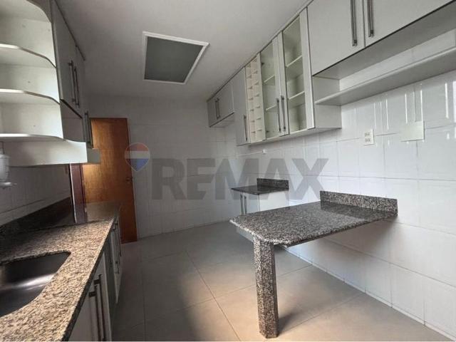 Apartamento de 3 quartos, suite, duas vagas no centro da cidade próximo ao comércio, escolas, igrejas, mercados e drogarias