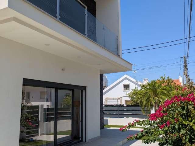 Apartamento de 3 quartos para alugar em Almada