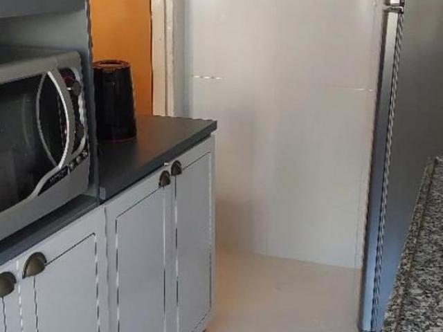 Apartamento de 3 quartos, reformado com vaga rotativa no bairro Camaquã