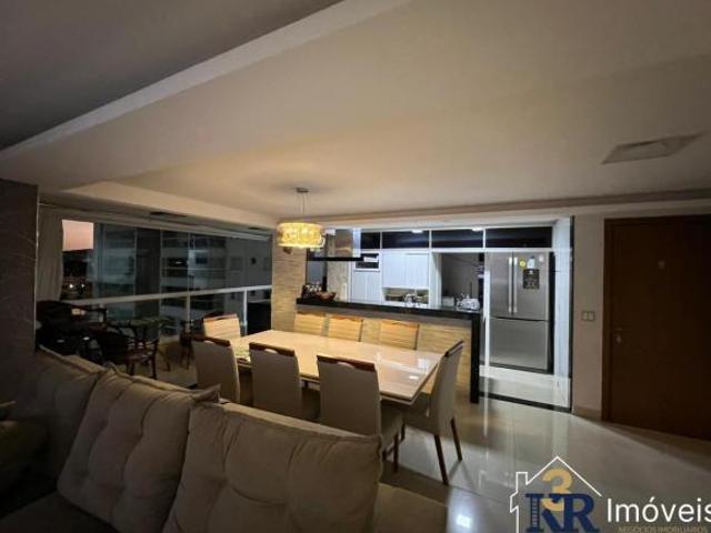 Apartamento de 3 suites plenas e churrasqueira a carvão na varanda no Eldorado