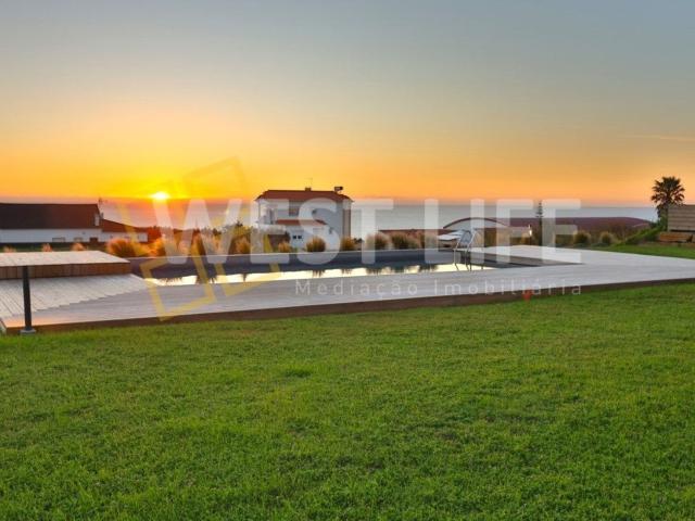 Apartamento de tipologia T3, com jardim privativo, terraço. 124m² Ericeira